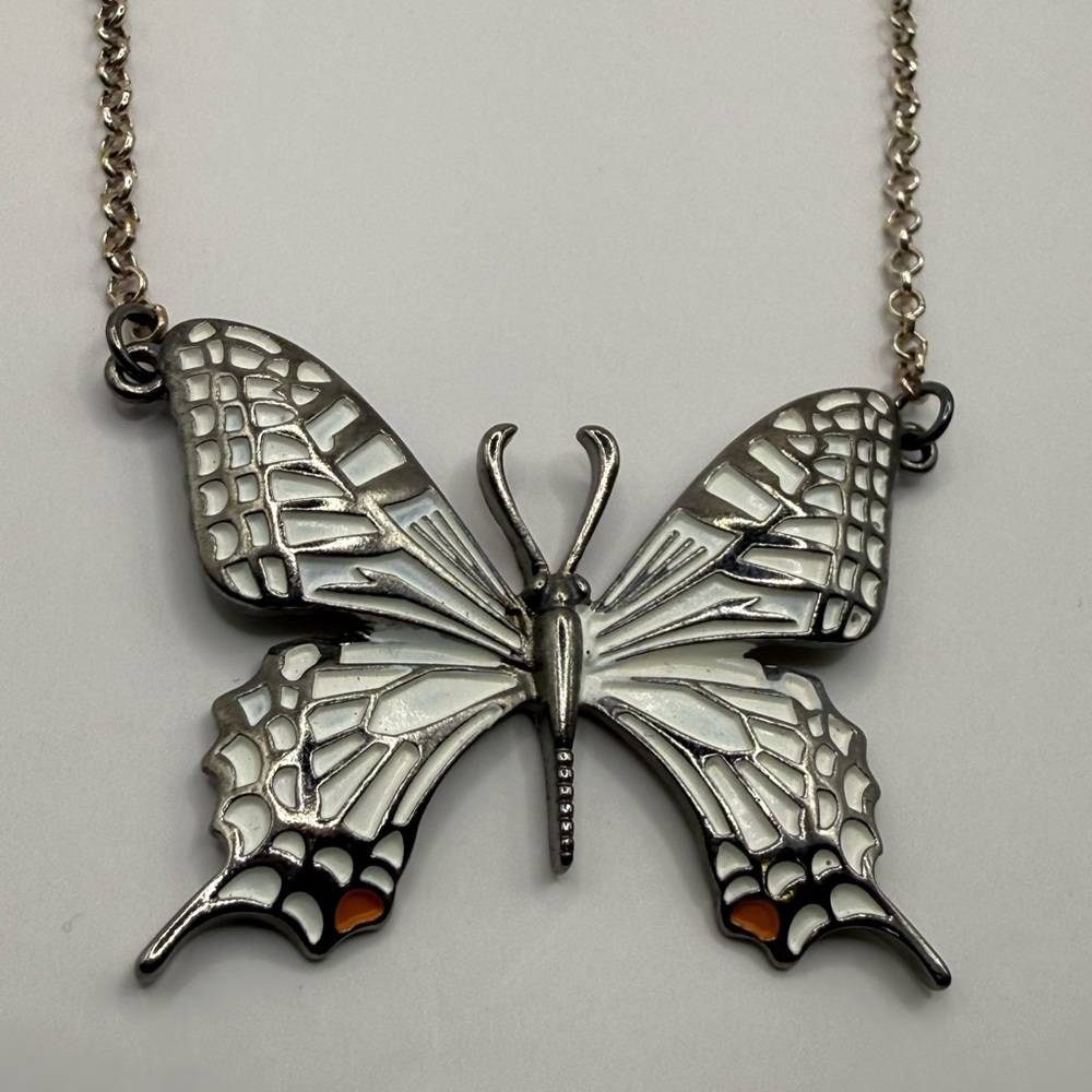 Elegant Silver Butterfly Necklace